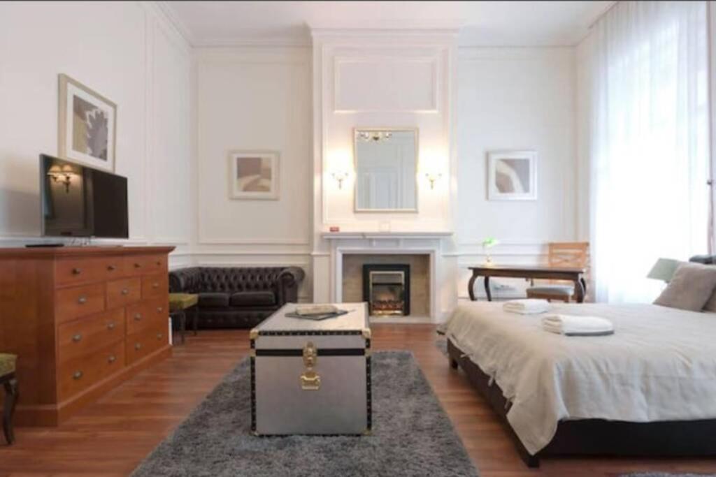Luxury Art Deco Suite Close To Museum Of Fine Arts Budapest Exterior photo